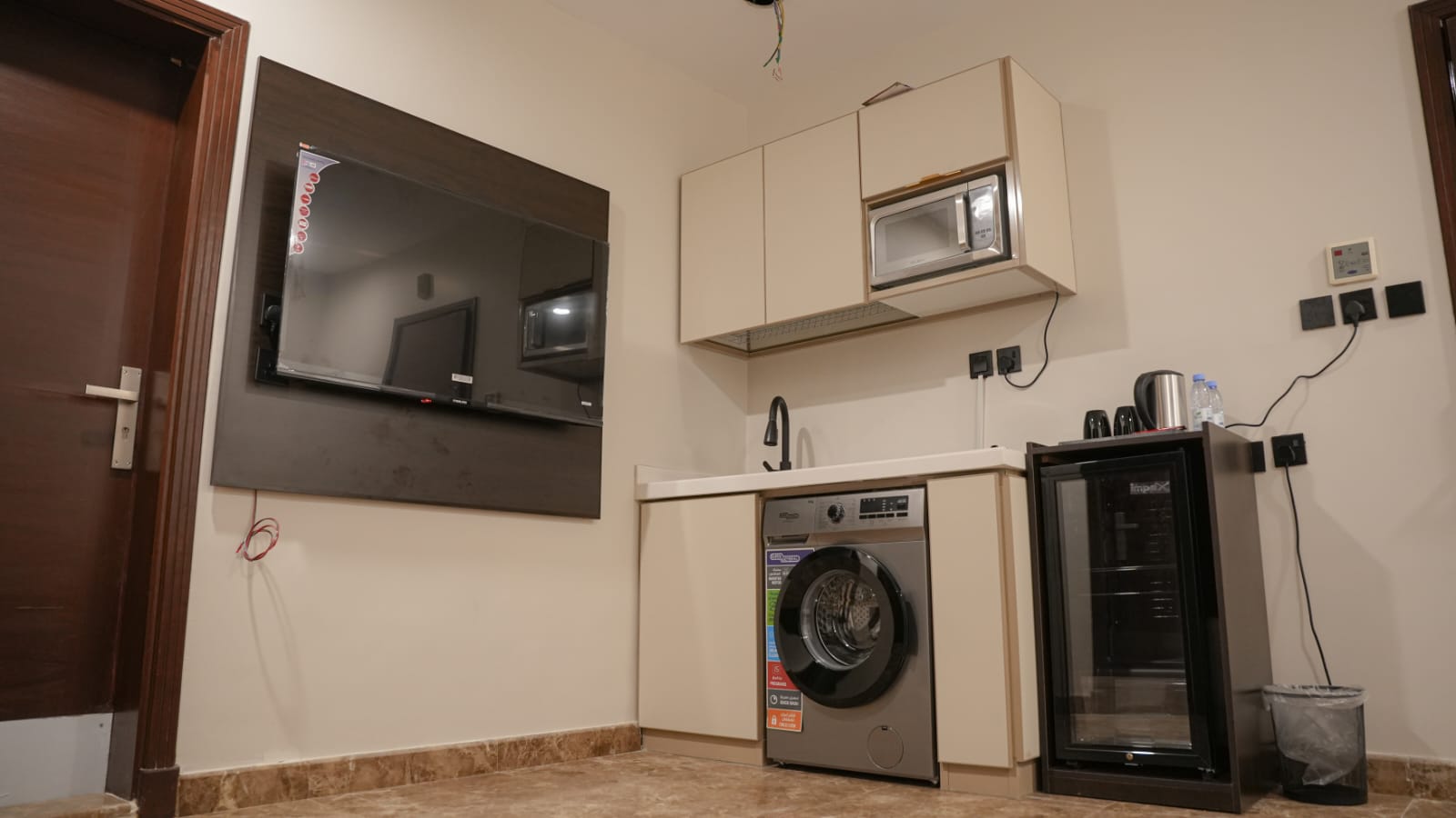 401-شقه فاخره بدخول ذاتي وموقع مميز