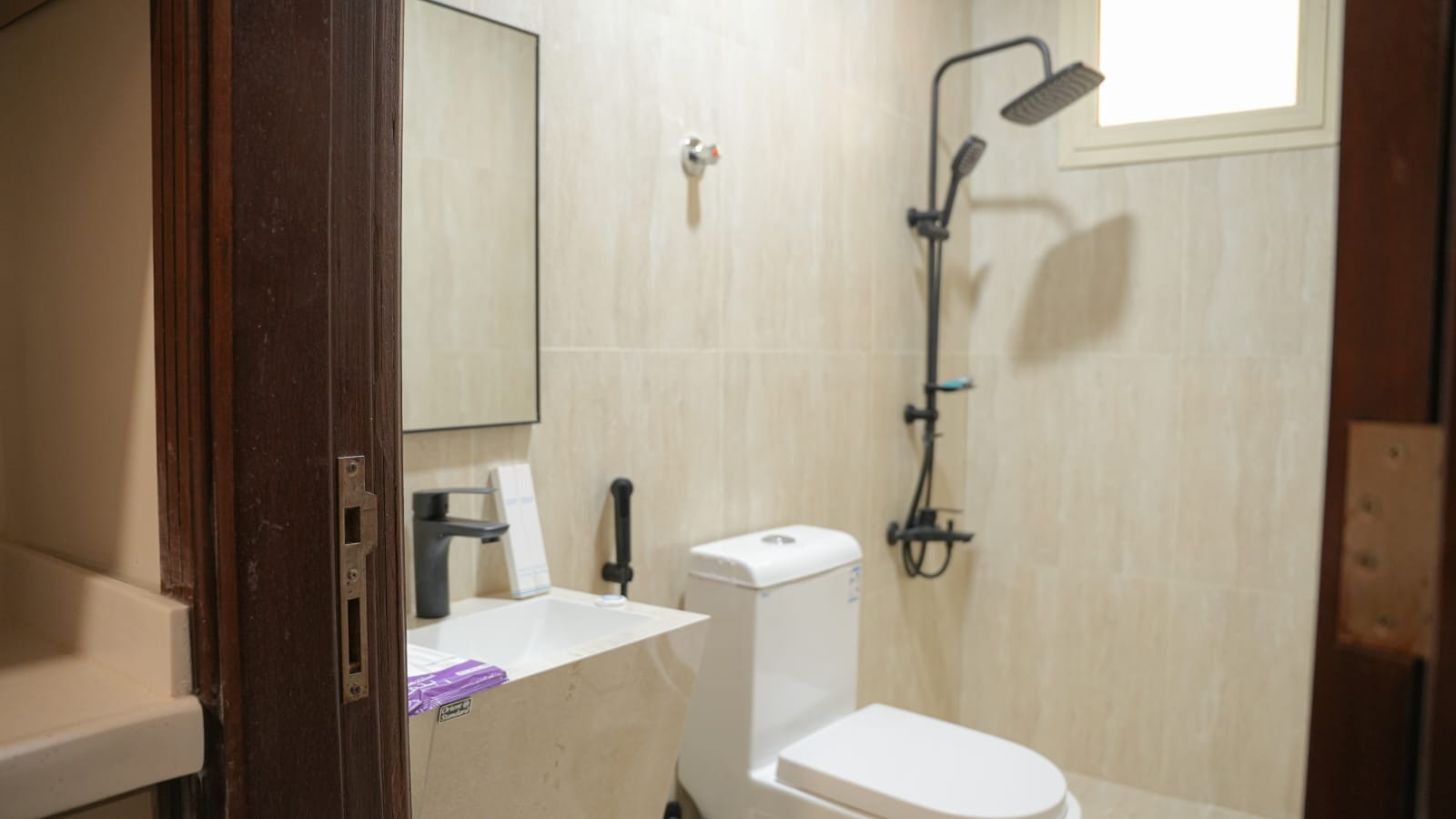 403-شقه فاخره بموقع مميز