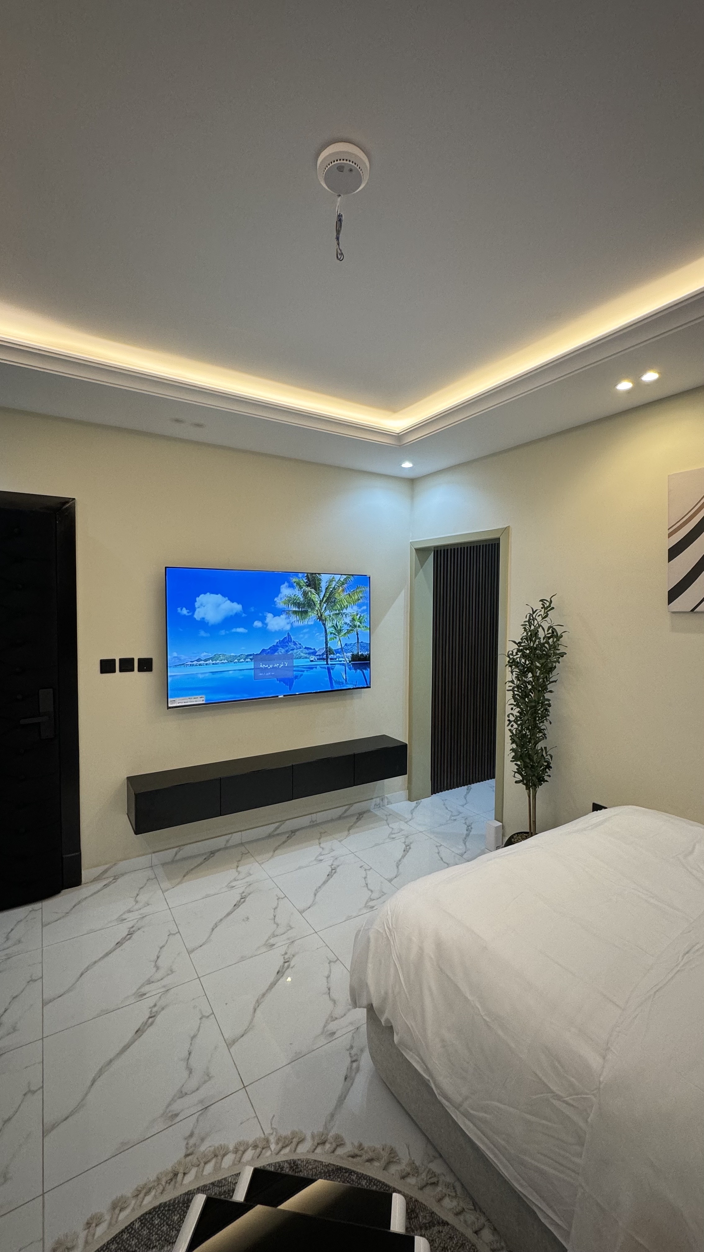 استديو بسرير ماستر وجلسه جانبيه