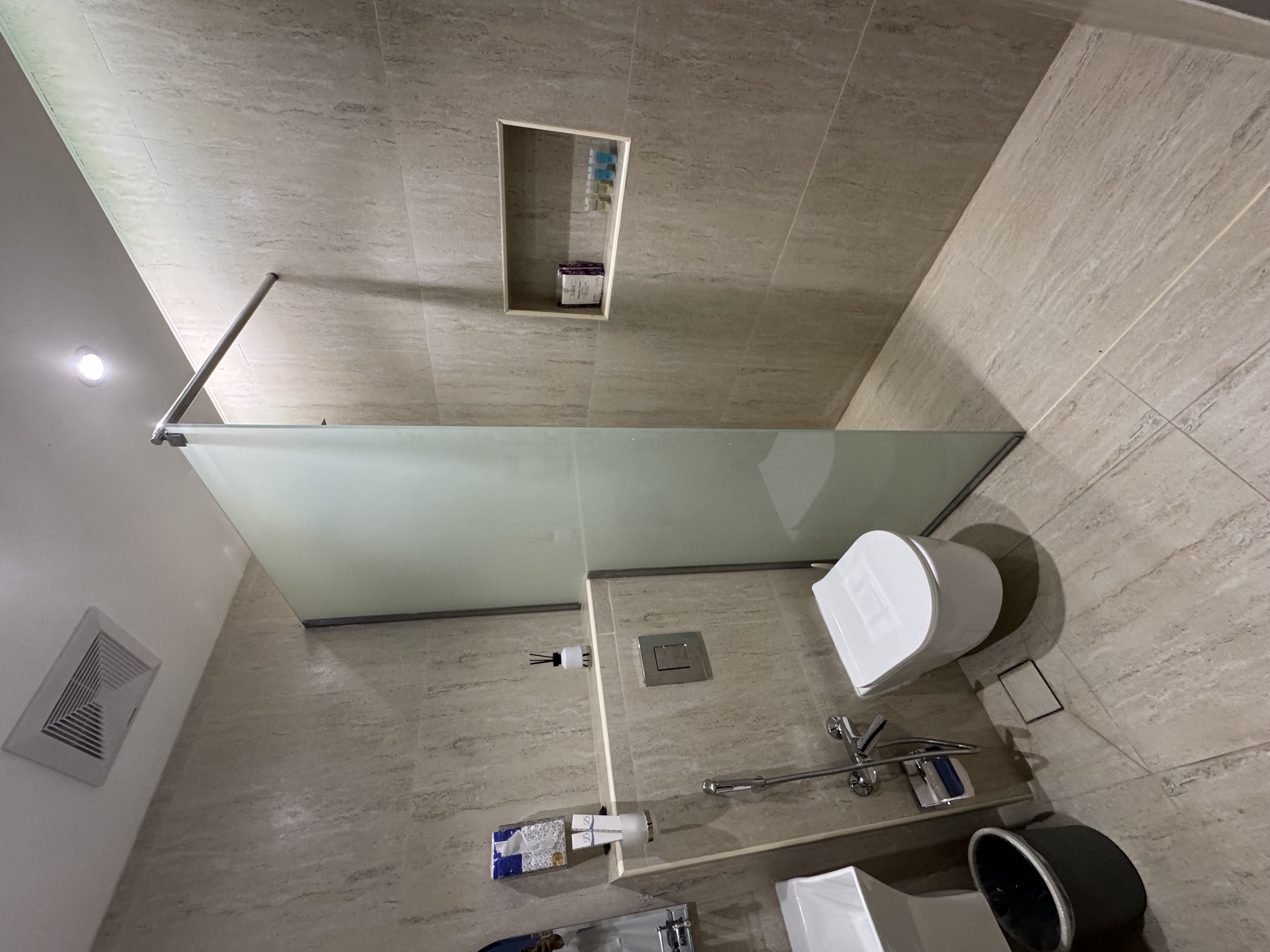 Stylish 1BR with Private Entrance Fiber WiFi