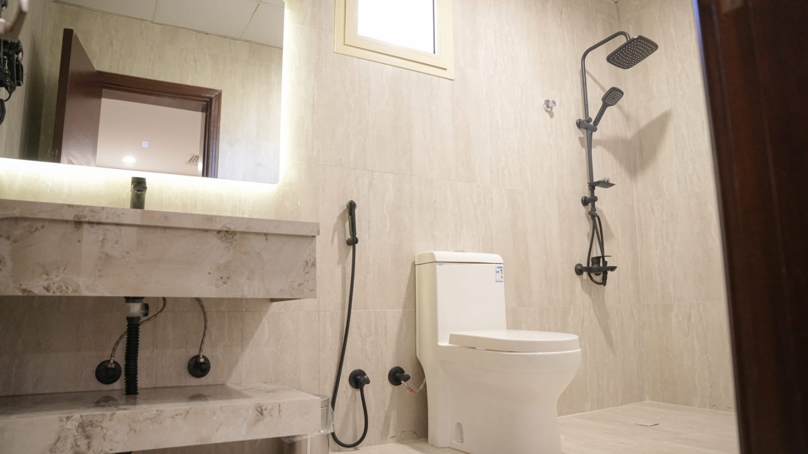 401-شقه فاخره بدخول ذاتي وموقع مميز