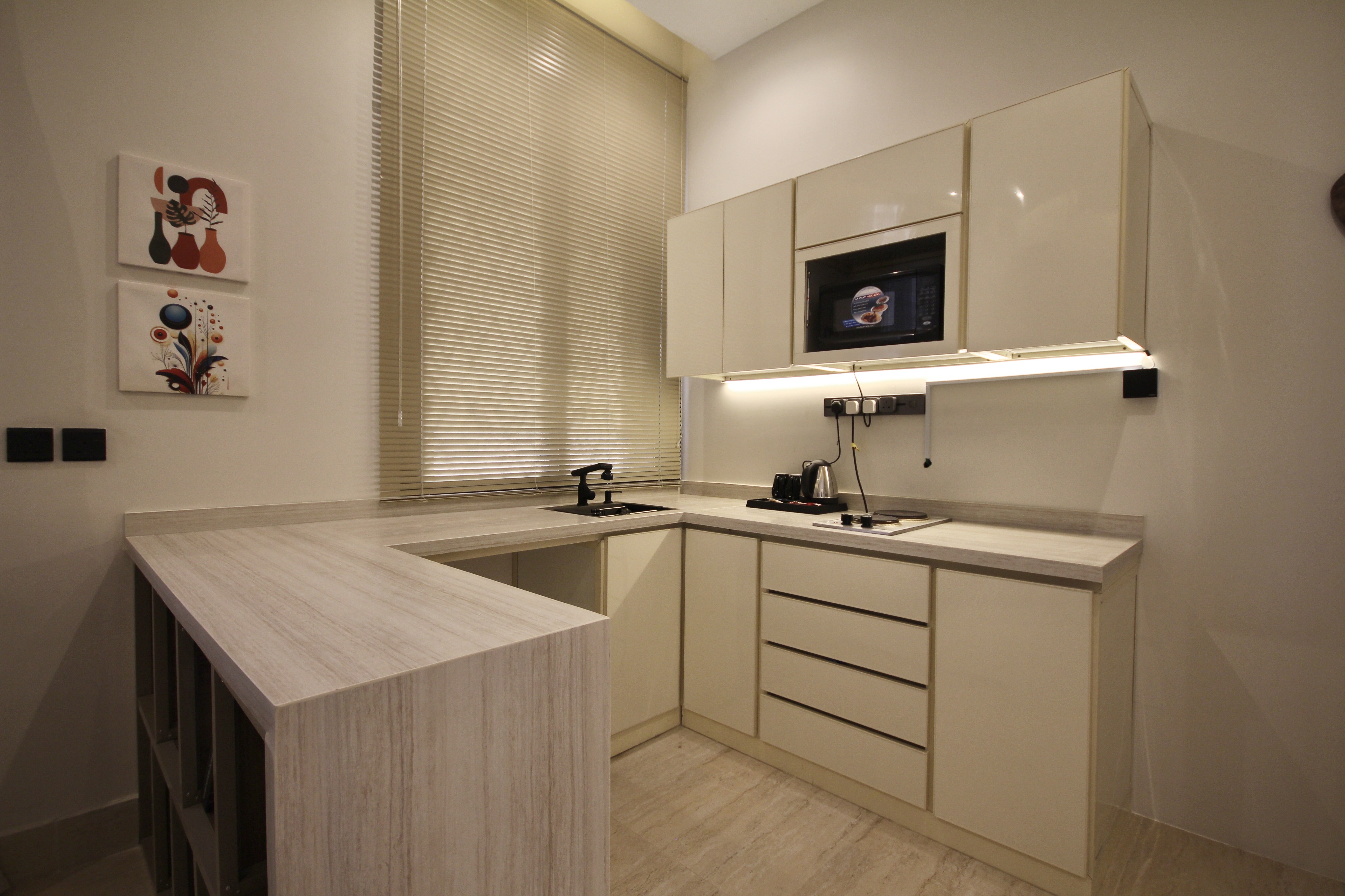 Stylish 1BR with Private Entrance Fiber WiFi