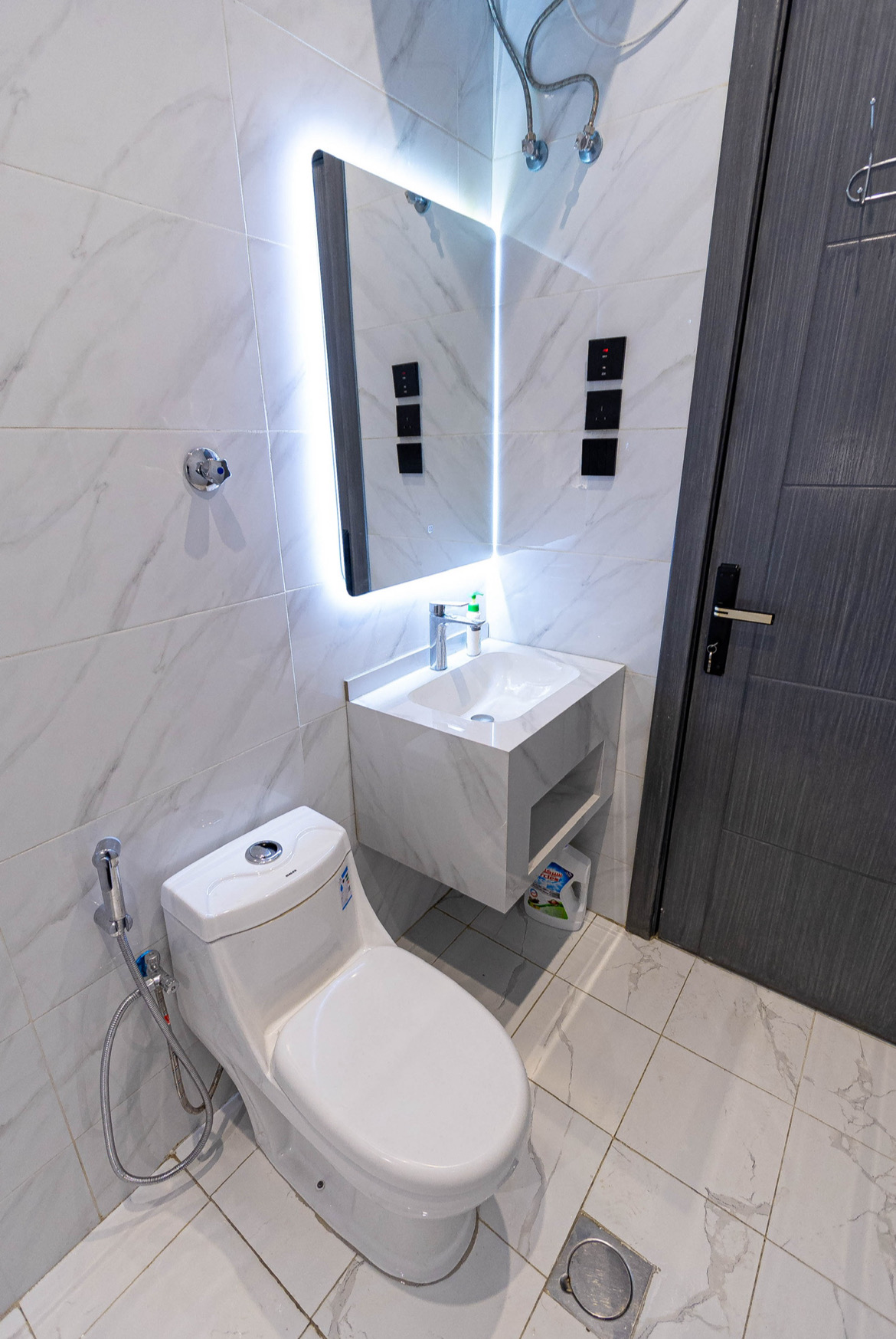 1BR apartment with livng room