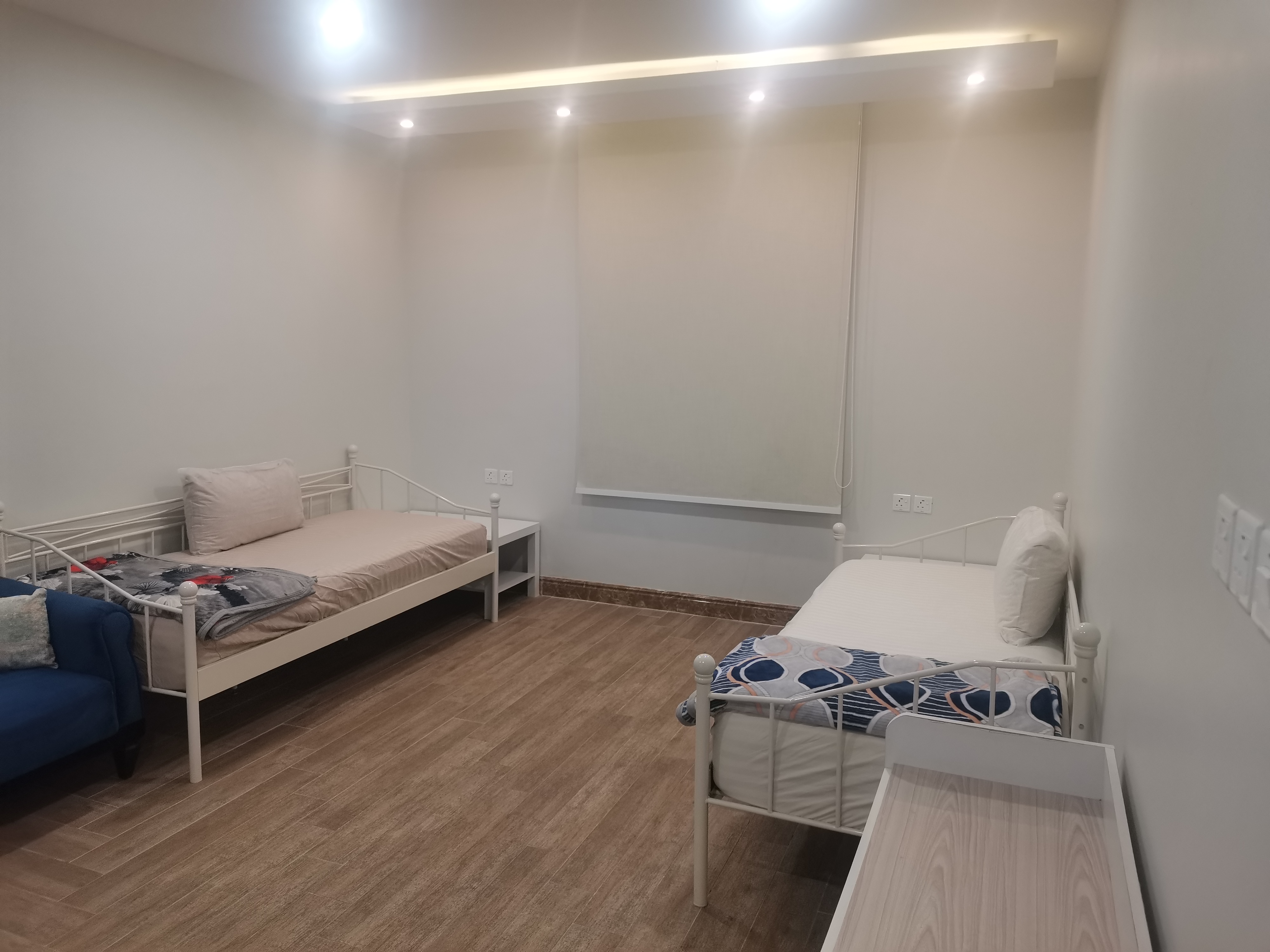 شالبه بقرب البحر بتدفئة للعرسان والعائله الصغيره