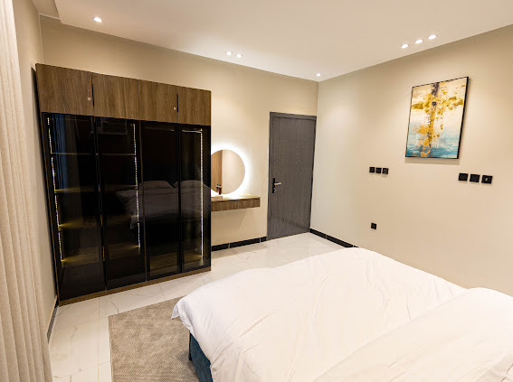 1BR apartment with livng room
